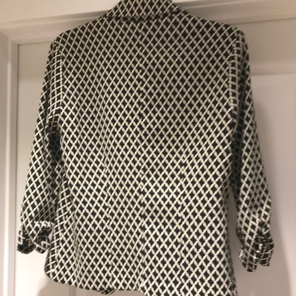 Medium size Stein Mart Jacket $35 - Picture 3 of 4